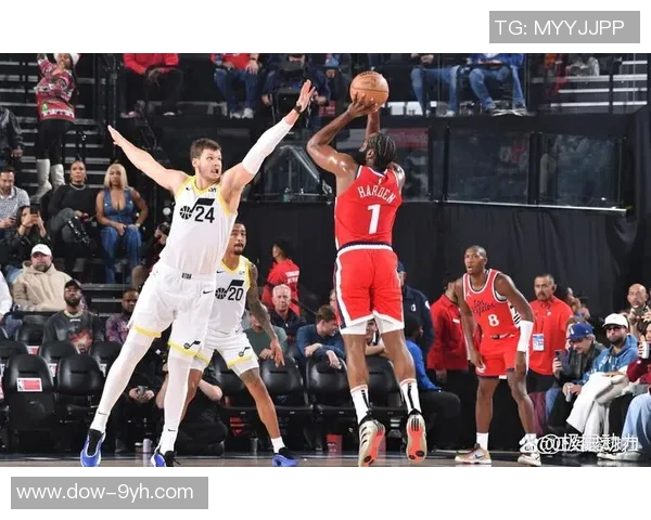 快船首节38-30领先黄蜂,哈登单节27分火力全开 快船首节38-30领先黄蜂,哈登单节27分火力全开