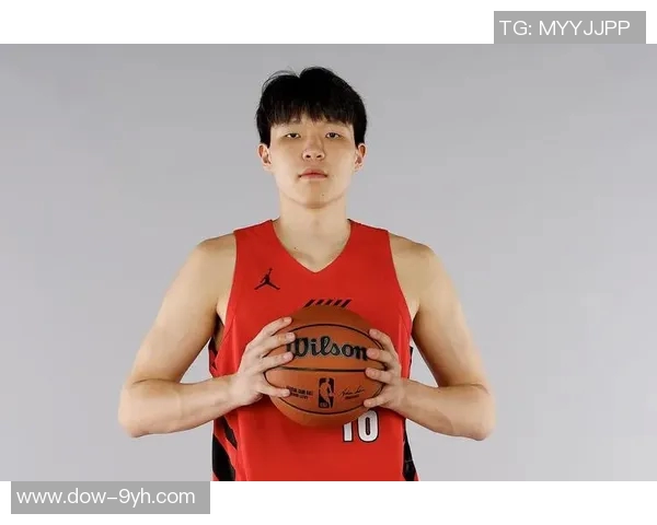 杨瀚森正式亮相开拓者7月12日夏季联赛首战有望首秀 杨瀚森正式亮相开拓者7月12日夏季联赛首战有望首秀