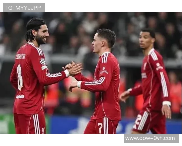 欧冠本轮最佳阵:费尔明、卡尔、加布、门德斯、范戴克在列 欧冠本轮最佳阵:费尔明、卡尔、加布、门德斯、范戴克在列